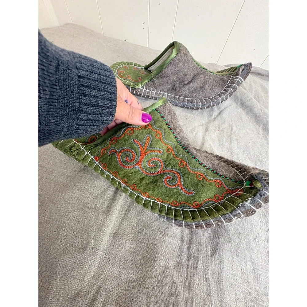 Handmade Felted Wool Embroidered Slippers Green Brown Pointed Toe Size 42 - Picture 4 of 10